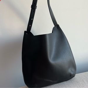 Minimal Everlane Bag
